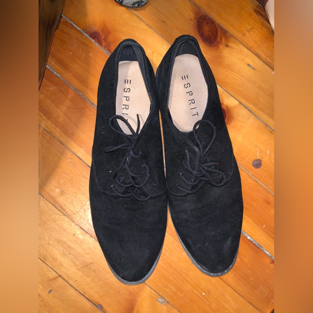 ESPRIT SUEDE OXFORDS SIZE 9.5